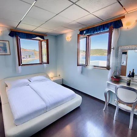Nautic A2 Apartman Vis