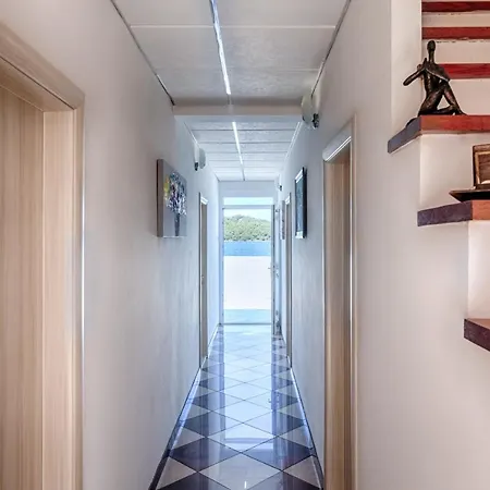 Nautic A2 Apartment Vis
